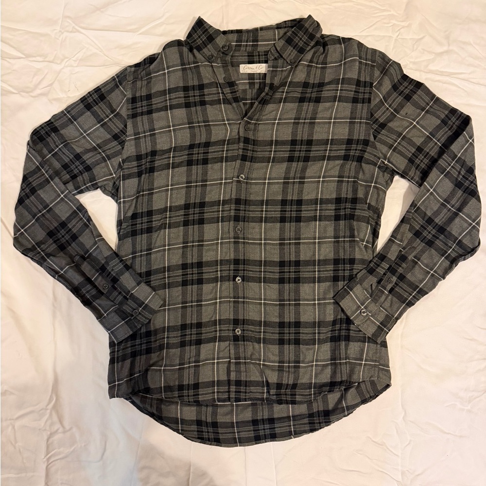 Men’s Cotton & Co Black‎ and Gray Plaid Button Down Shirt. Super soft material.